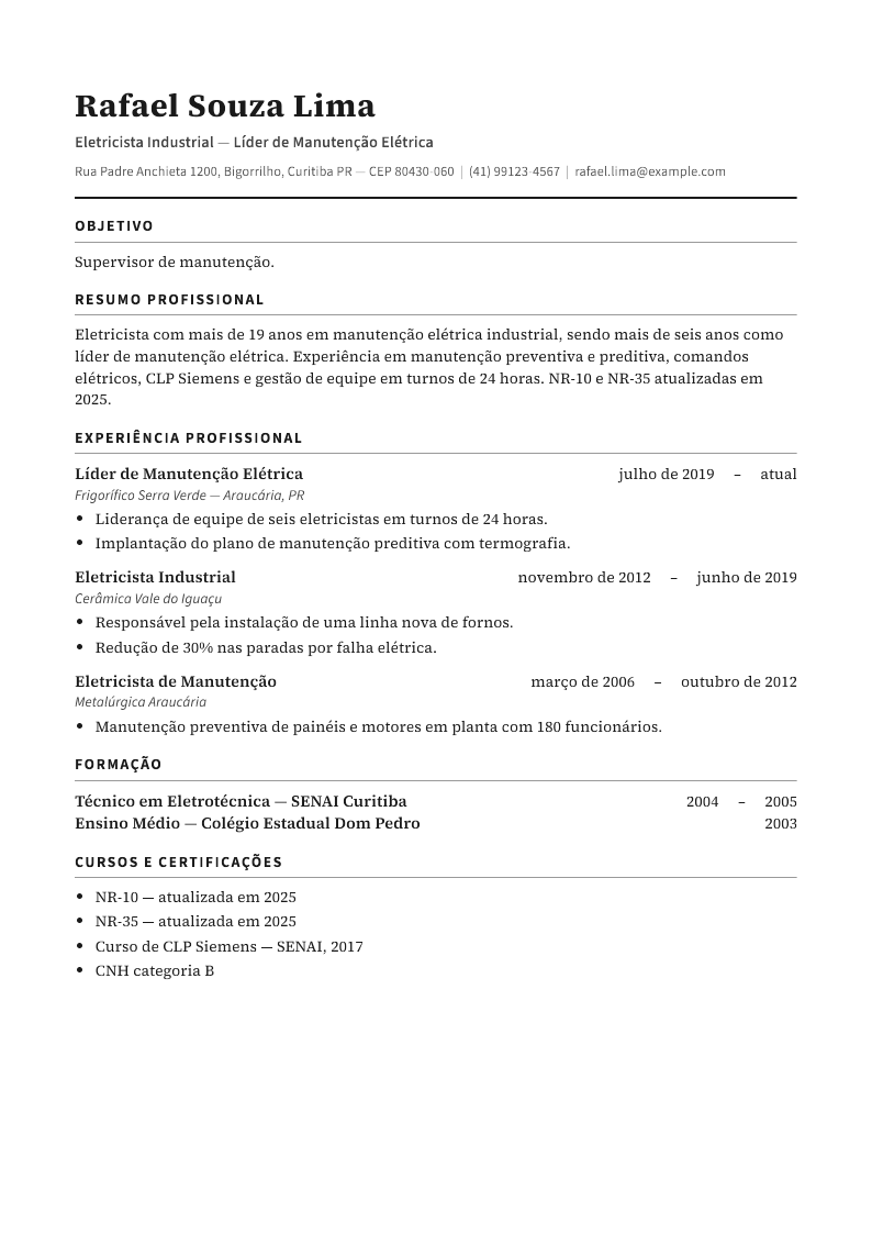 Currículo, page 1: Electrician, Curitiba — from maintenance to leading a team